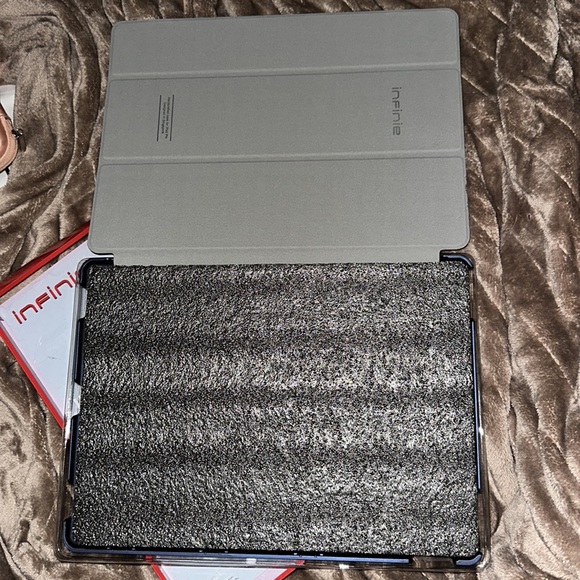 iPad Pro bookcase - Picture 2 of 5